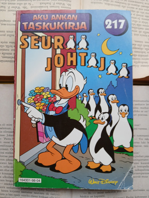 Aku Ankan taskukirja 217: Seuraa johtajaa