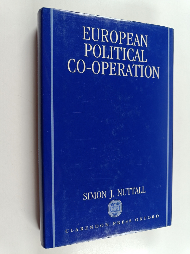 Simon J. Nuttall : European political co-operation