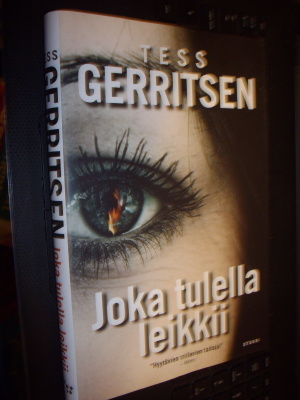 Gerritsen : Joka tulella leikkii (1 p. 2016 ) Sis.postikulut