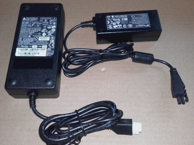 Virtalähteitä 12V 3A ja 5,5A DC cisco / FSP