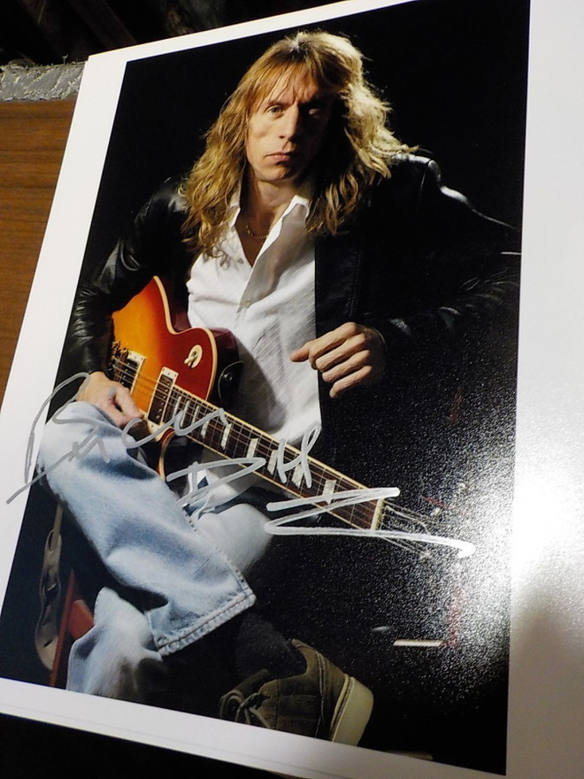 DIAMOND HEAD BRIAN TATLER NIMIKIRJOITUS KUVASSA (+)