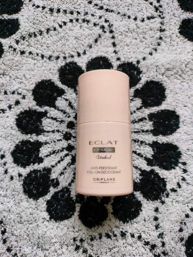 ~Oriflame Eclat Femme Weekend -antiperspirantti roll-on~