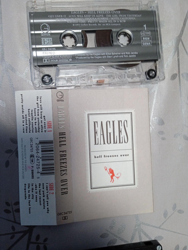 C- KASETTI: EAGLES : HELL FREEZES OVER