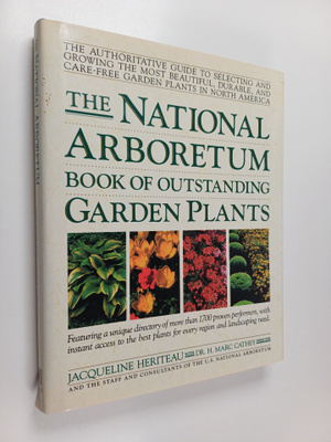 Jacqueline Heriteau : The National Arboretum Book of Outs...