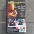 VHS: Salakavala Kuolema (Nicolette Sheridan 1995) - pikkukuva 2