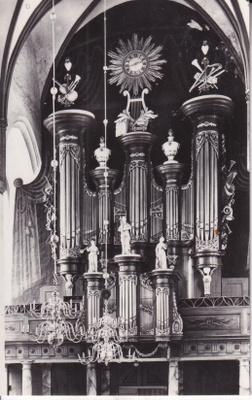 Urut. Elburg 1465. N. H. Kerk.  e297