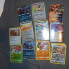 Pokemon keräilypelikortit iso kasa kiilto pinta noin 136 kpl - pikkukuva 1