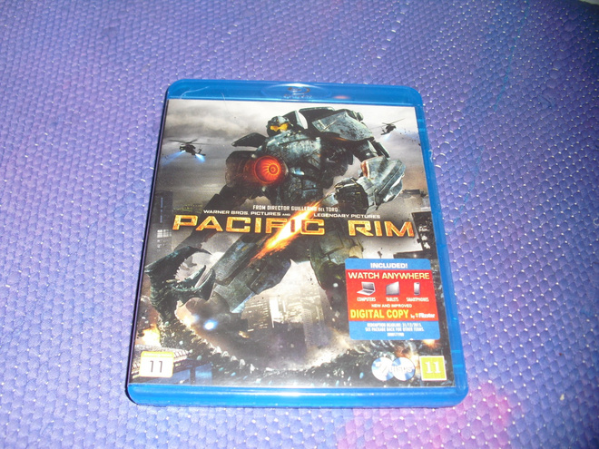 PASIFIC RIM, 2-disc (Charlie Hunnam) BD***