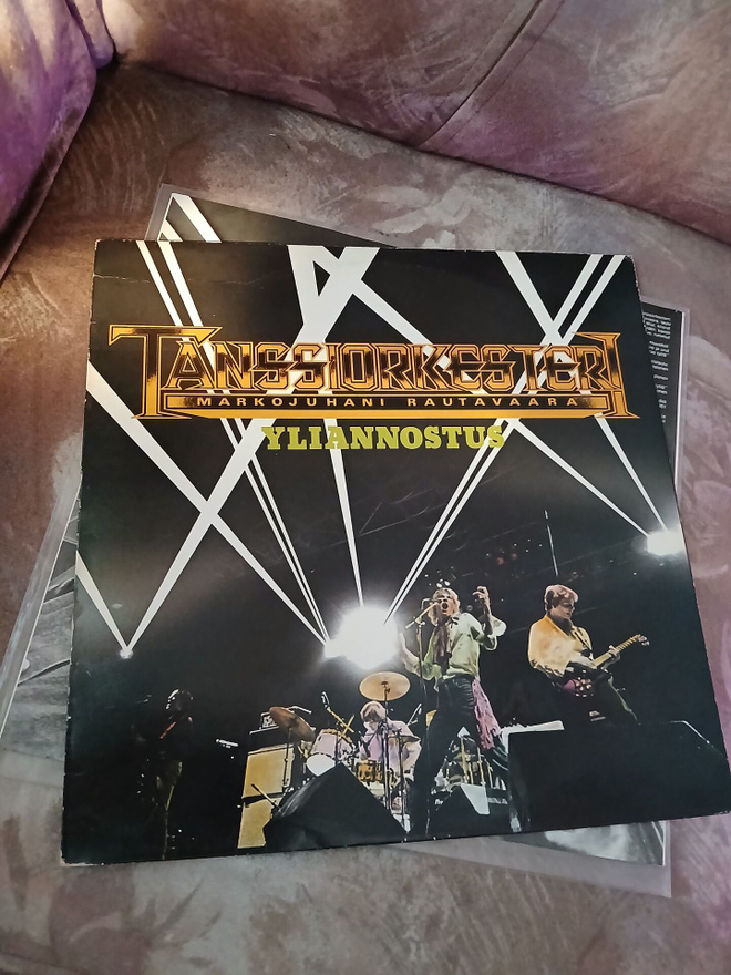 Tanssiorkesteri Markojuhani Rautavaara – Yliannostus LP + 7"