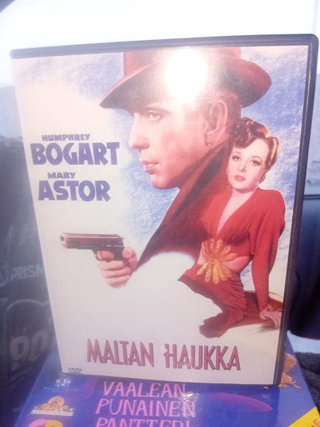 DVD Maltan haukka ( SIS POSTIKULU  )