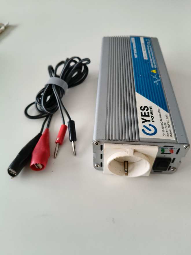 Invertteri 12VDC/230VAC 600 W