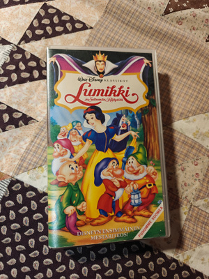 Lumikki ja Seitsemän Kääpiötä (VHS) (Disney)