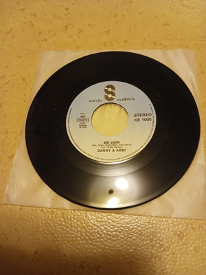 Danny & Armi – Me Vain / Leikkitoveri 7" orig 1978 uusi mint