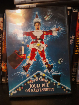 joulupuu on kärvennetty