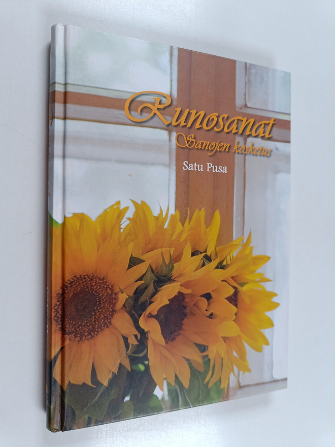 Satu Pusa : Runosanat : sanojen kosketus