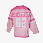 #62 Ju. Mattila (A) GW Roosa nauha-ottelun pelipaita - pikkukuva 1