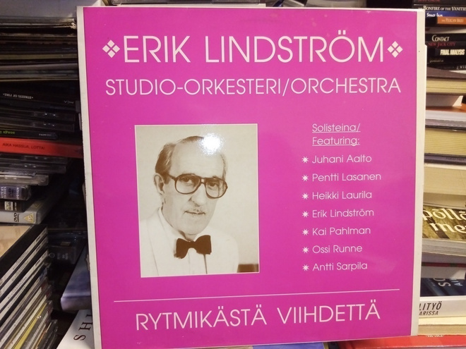 LP ERIK LINDSTRÖM :  RYTMIKÄSTÄ VIIHDETTÄ ( SIGNED) SIS POST