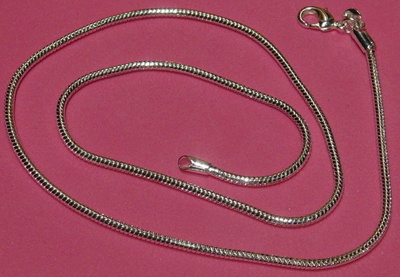 Hopeoitu kauniisti kiiltävä ketju 45cm , 2,5-3mm