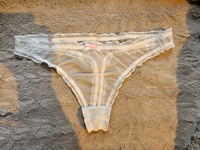 Valkoiset stringit koko s