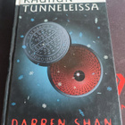 Kauhun tunneleissa Darren Shan - pikkukuva 1
