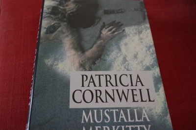 Patricia Cornwell: Mustalla merkitty (2000)