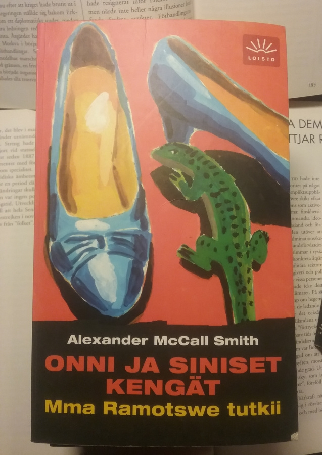 Alexander McCall Smith - Onni ja siniset kengät (pokkari)