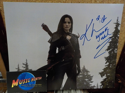 KATRINA LAW NIMIKIRJOITUS