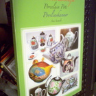Aira Suomela : Posliinikannuja ( 2011 ) Sis.postikulut - pikkukuva 1