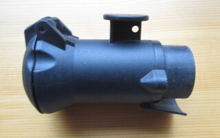 Vetokoukun 12V 7 / 13 Erich Jaeger adapteri pistoke