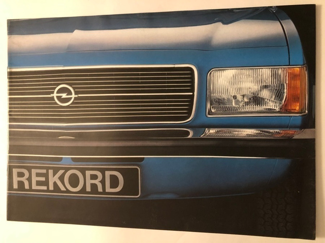 Myyntiesite - Opel Rekord - 1975