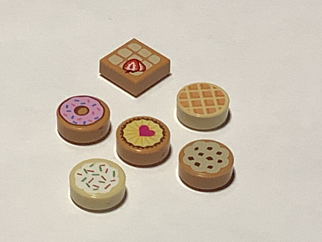 Lego Friends vohveli ja leivonnaisia