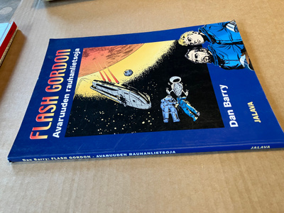 JALAVA FLASH GORDON AVARUUDEN RAUHANLIETSOJA HYVÄ