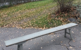 VANHA, PITKÄ PENKKI