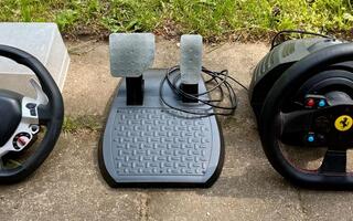 THRUSTMASTER® AJOSETTI Xbox / PC