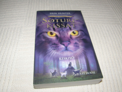 Erin Hunter Soturikissat Keskiyö