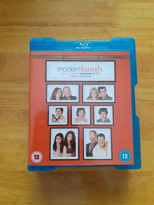 Modern Family - Seasons 1-3 BLU-RAY