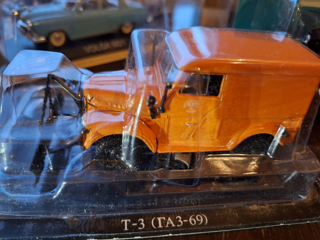 DeAgostini GAZ postiauto lumiauralla 1 43 uusi