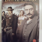 Deadwood, 2. Kausi, 4-levyn BOXI - DVD - pikkukuva 1