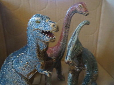 Dinosaurus: kolme figuuria