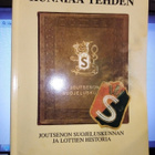 Pertti Vuori : Kunniaa tehden ( SIGNED) - pikkukuva 1