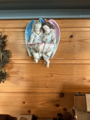 SUOJELUSENKELI pyhää vettä tai muuta nektaaria maljaan