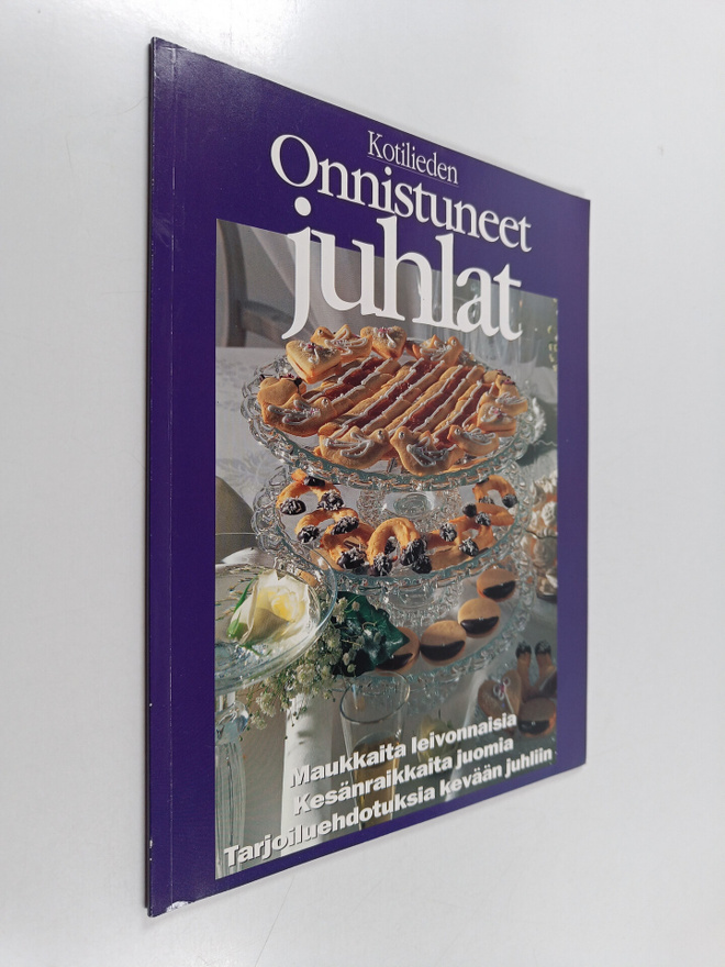 Inga Aaltonen : Kotilieden onnistuneet juhlat : maukkaita...