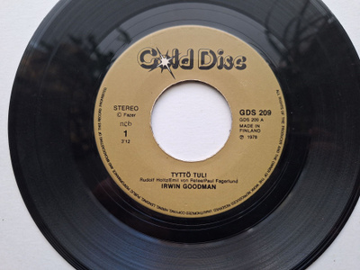 IRWIN GOODMAN Sinkku TYTTÖ TULI ( GDS 209 )