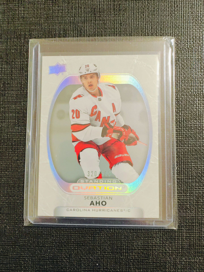 Sebastian Aho - 21-22 UD Ovation Standing Silver /500