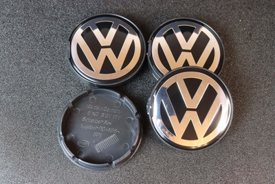 Volkswagen vannekeskiöt – Kromi-Musta – 55mm (4kpl sarja)