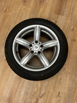 Nokian Hakkapeliitta R2 225/55 R17 kitkarenkaat + alumiiniva