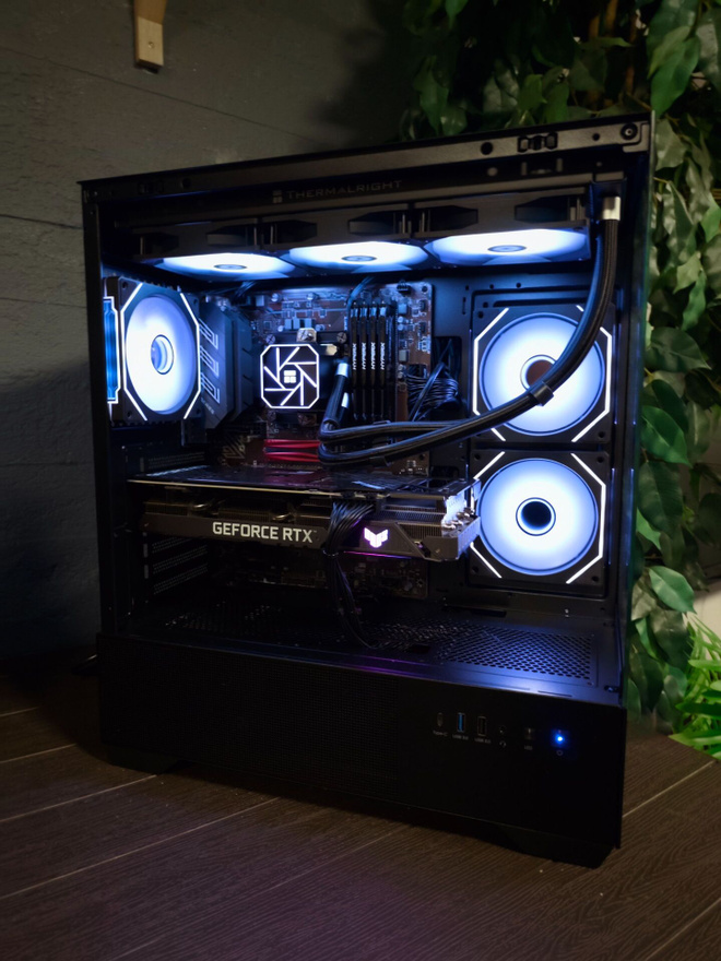 Pelitietokone (i5 9600k, RTX 3070, 16gb ram)