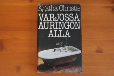 Agatha Christie:Varjossa auringon alla.3.P.1982.Sid.