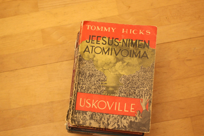 Tommy Hicks Jeesus-nimen atomivoima uskoville A4
