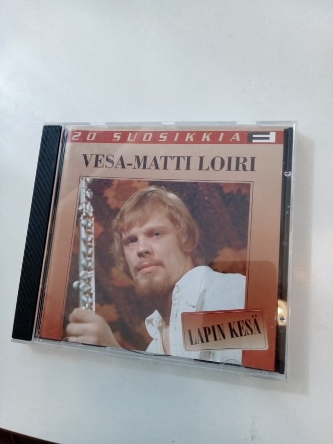 CD VESA-MATTI LOIRI - 20 SUOSIKKIA  ( Sis.postikulut )